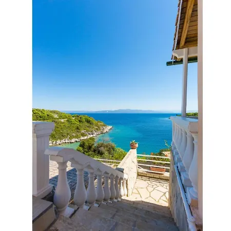 Dolphin 3 Villa
